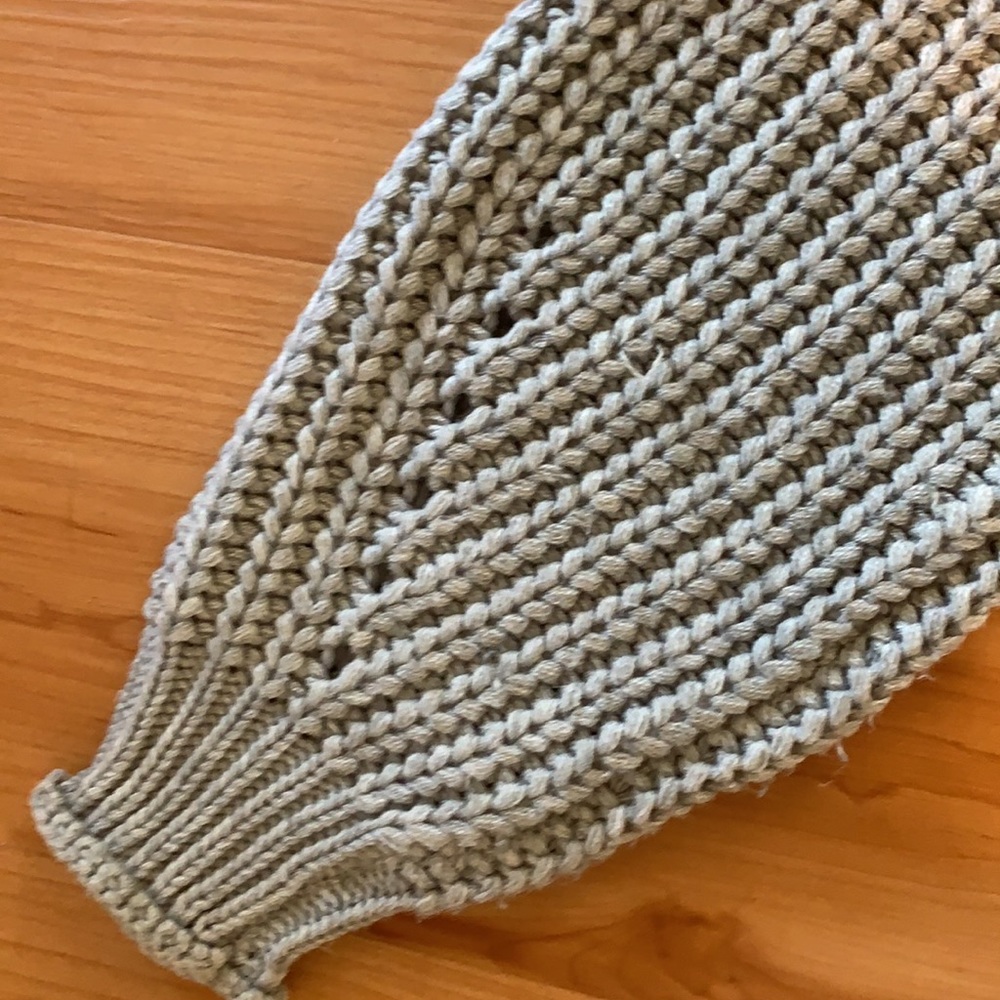 Sweater - Picture 6 of 7